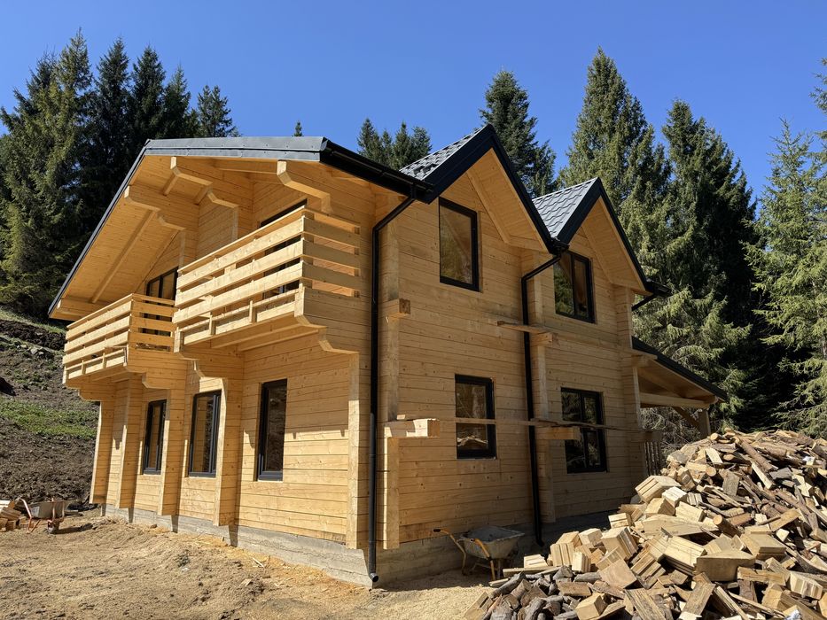 Будівництво деревʼяного будинку з профільованого бркса 20х20