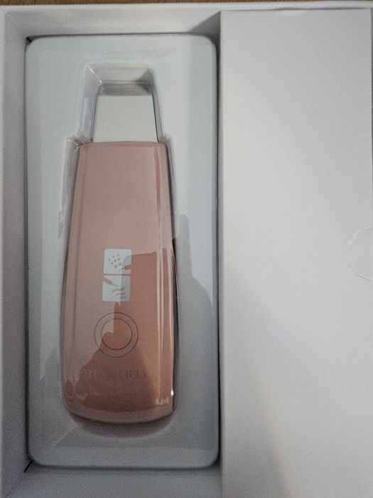 Beautifly Blush B-Scurb sonic skin scrubber