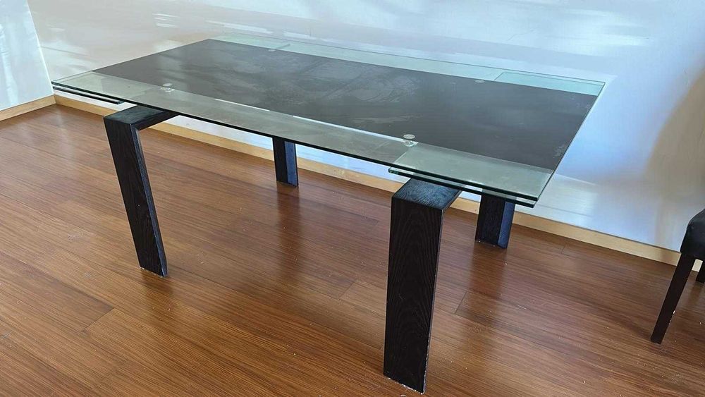Mesa de vidro rebatível