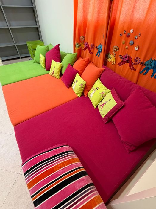 3 colchões com todas as almofadas à venda