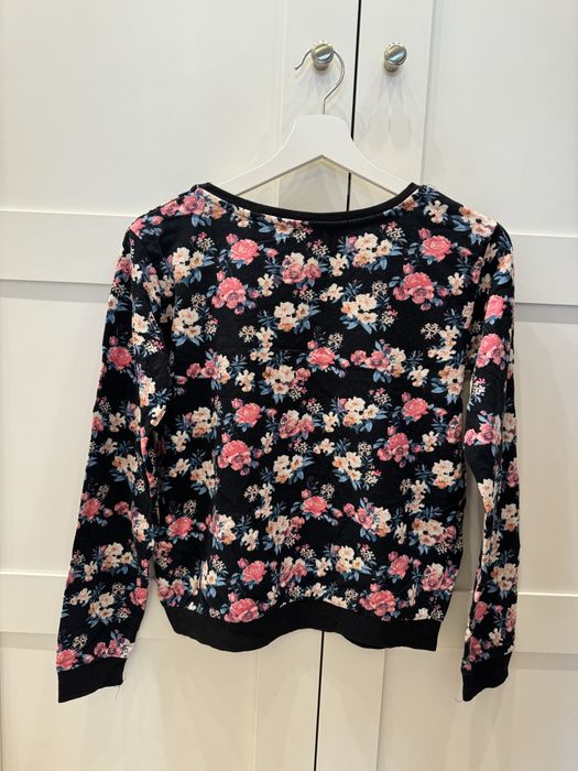 Sweatshirt com flores Stradivarius
