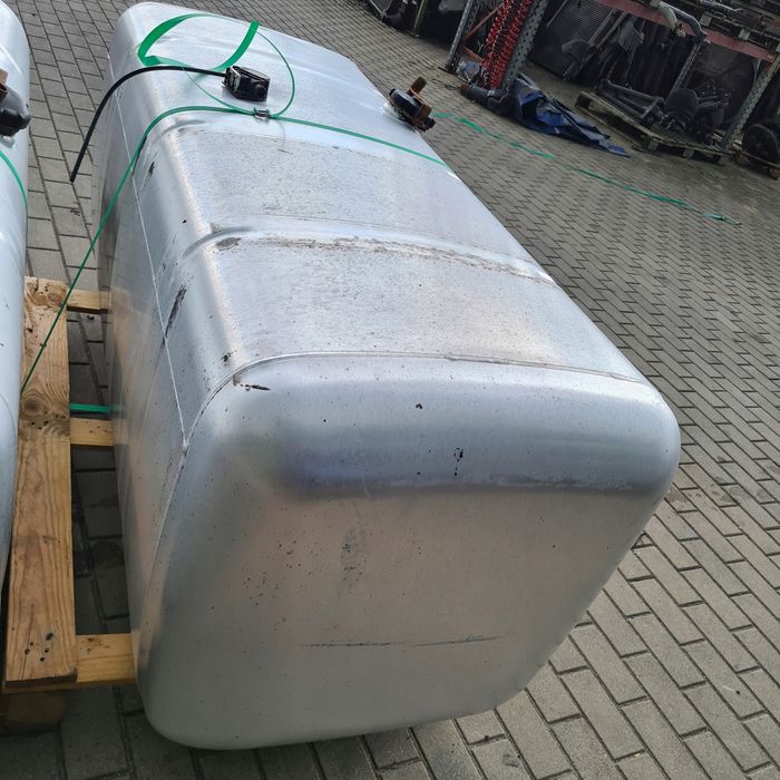 zbiornik paliwa 780 l 650 l mercedes actros mp 3 a9344700401