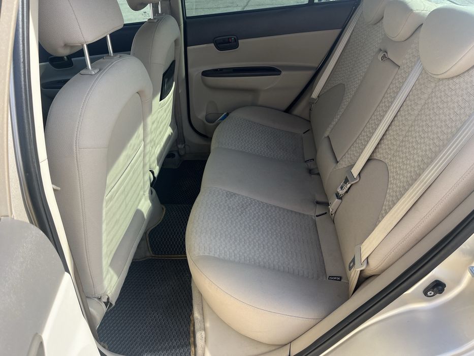 Hyundai accent 2009 рік