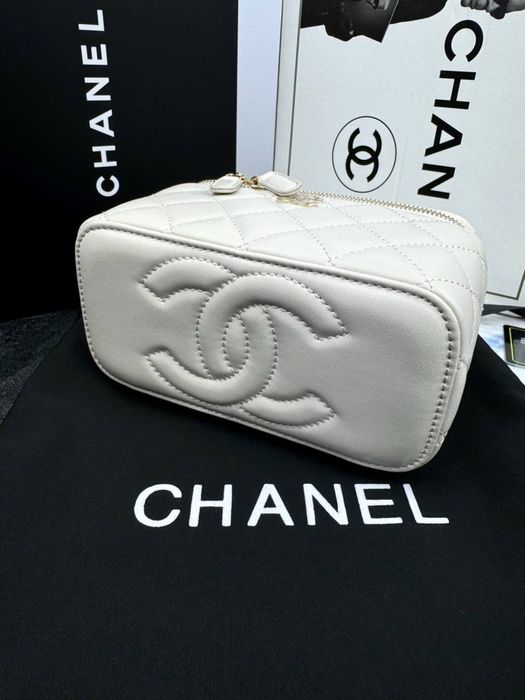 Сумка в стилі Chanel Vanity Bag молочна
