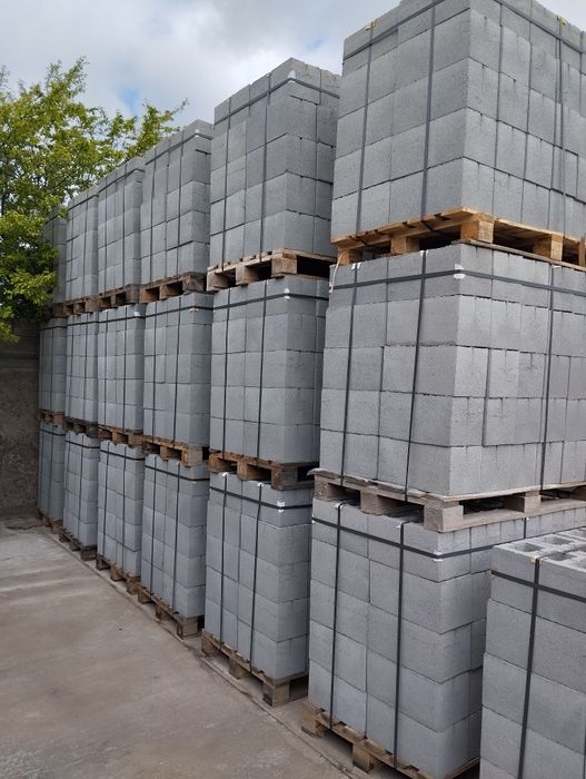 Блоки будівельні, на паркан та опалубку.