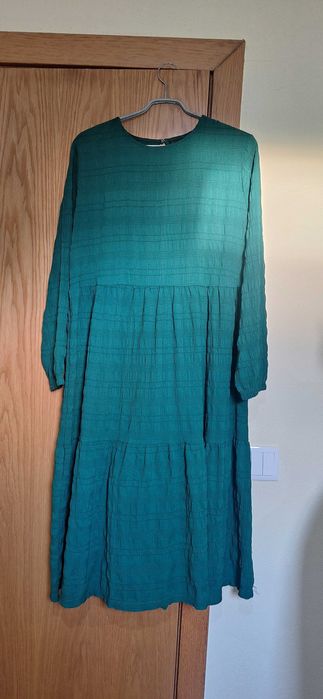 Vestido longo, de manga comprida