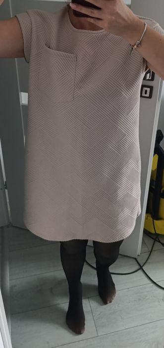 Biała ecru sukienka mini m s tłoczony wzór