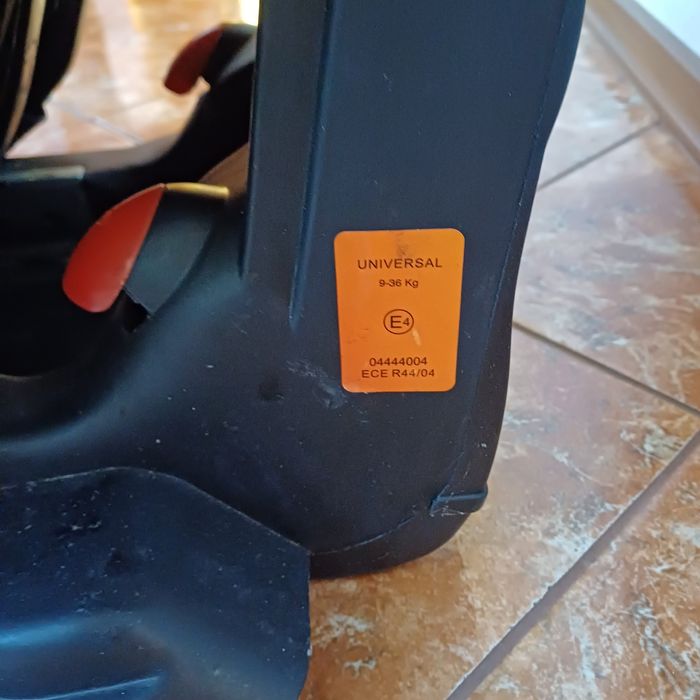 Автокрісло 9-36 кг