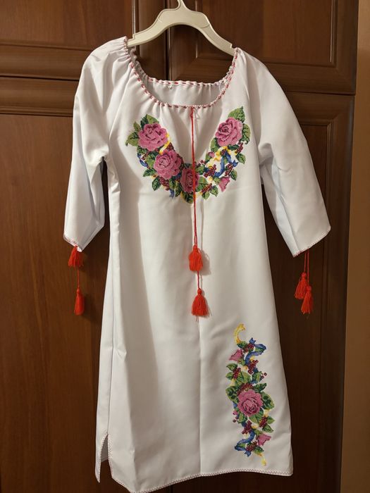 Вишите плаття, біле, розмір xs