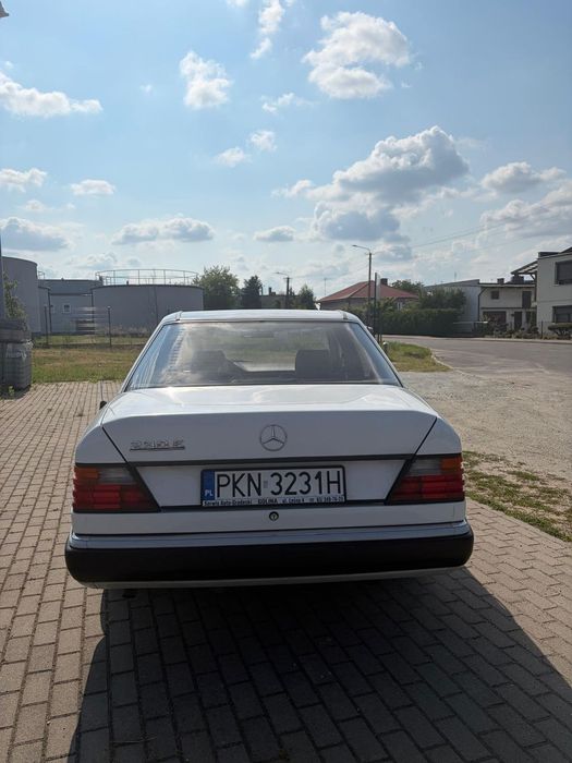 Mercedes-Benz W124