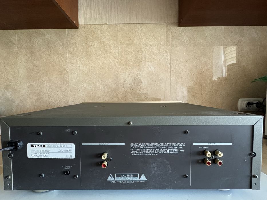 Кассетная дека высокого класса TEAC V 6030S. Цвет шампань.