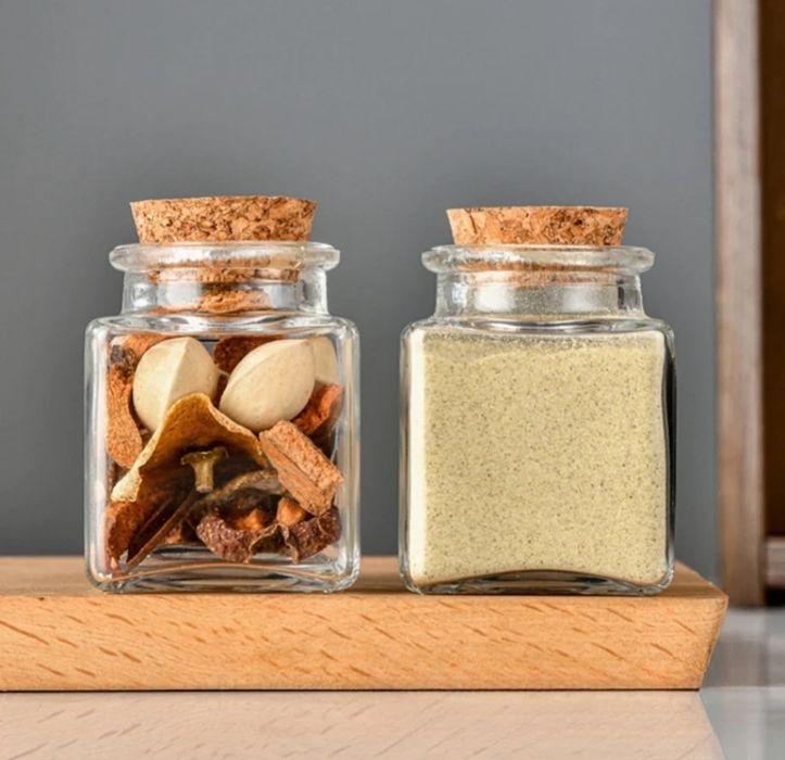 Frasco do vidro com tampa de cortiça