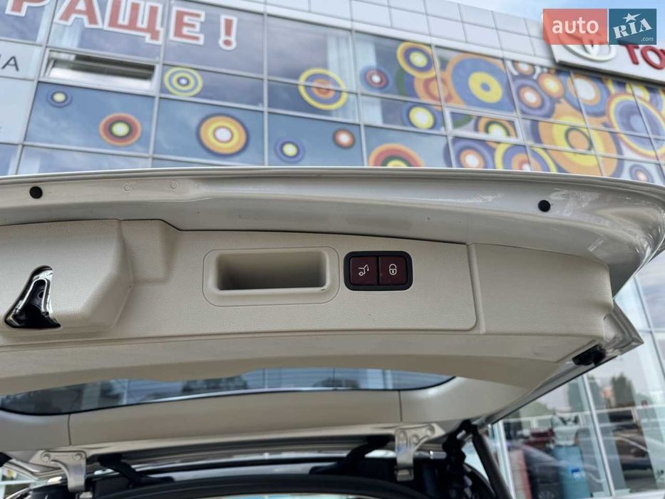 Автомобиль  Мерседес