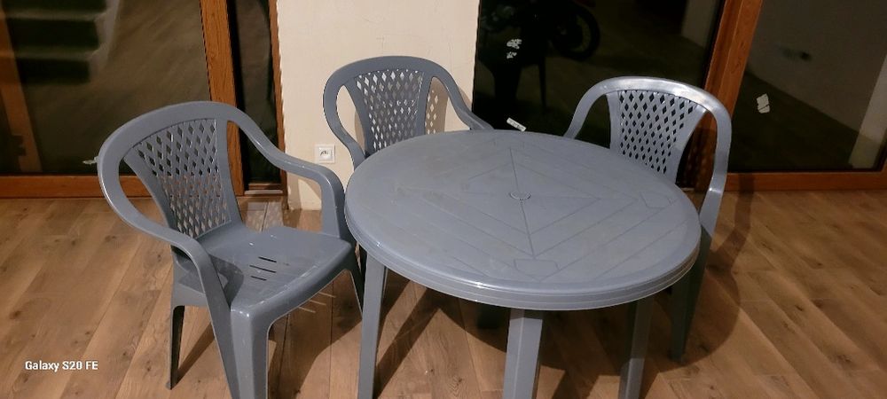Stół  plastikowy i 3 krzesła szary