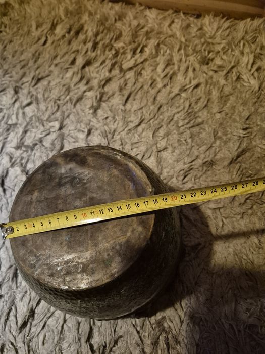 Antyczna mosiężna osłonka na donice