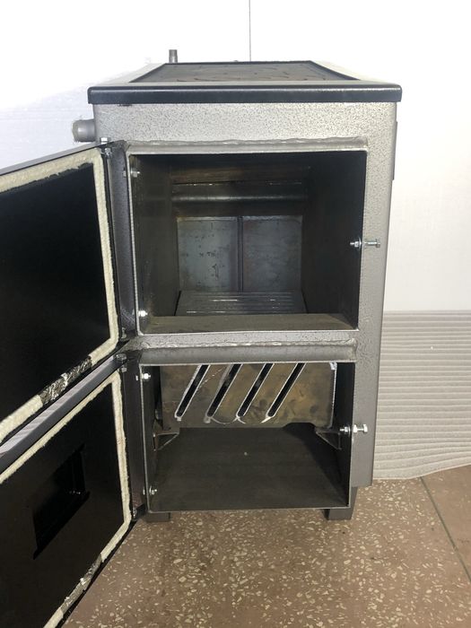 Котел твердотопливный. Буржуйка. Печь. Камин. Дрова.