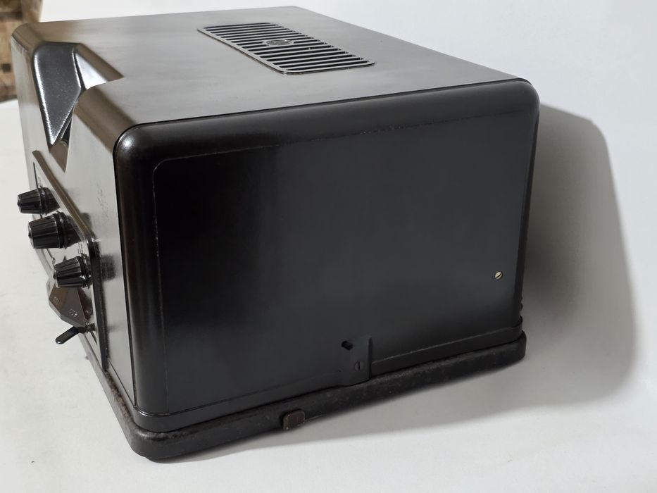 Rádio antigo reparado SABA