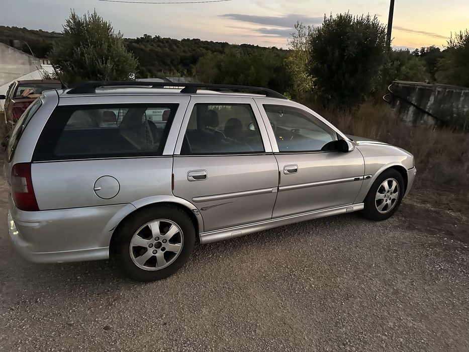 Opel Vectra Caravan 2.2DTI — photo 2