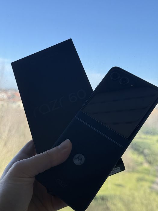 Moto razr 60 8/256