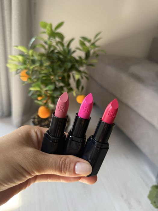 Зволожуючі помади Kiko Milano Smart  403 405 407 408 411 420 421 422
