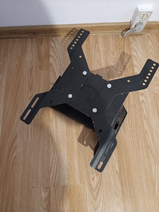 Wieszak uchwyt ścienny do tv telewizora