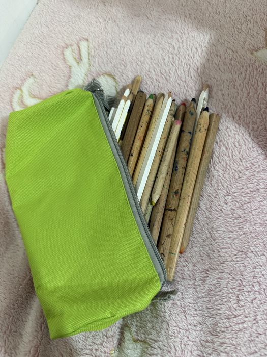 Продам олівці карандаші