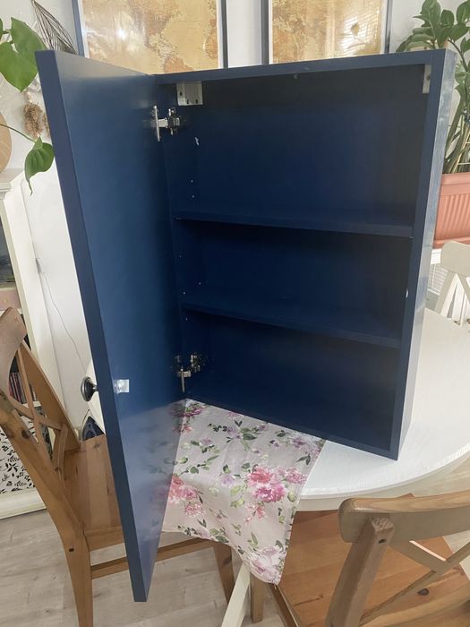 Szafka łazienkowa z lustrem