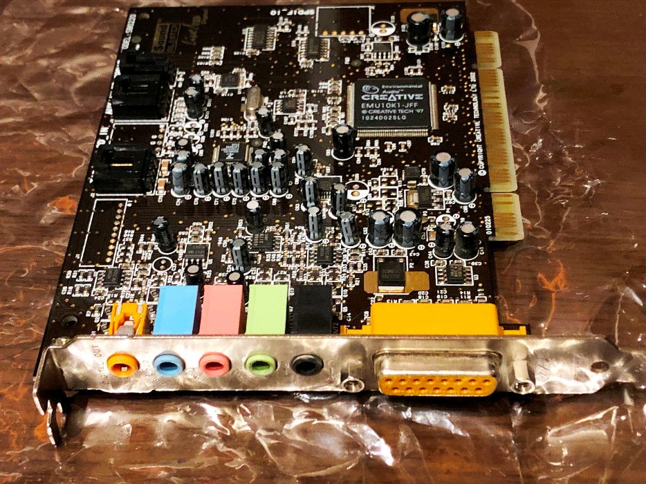 Звуковая Карта Creative SB Live! 5.1 чип EMU10K1 SB0220