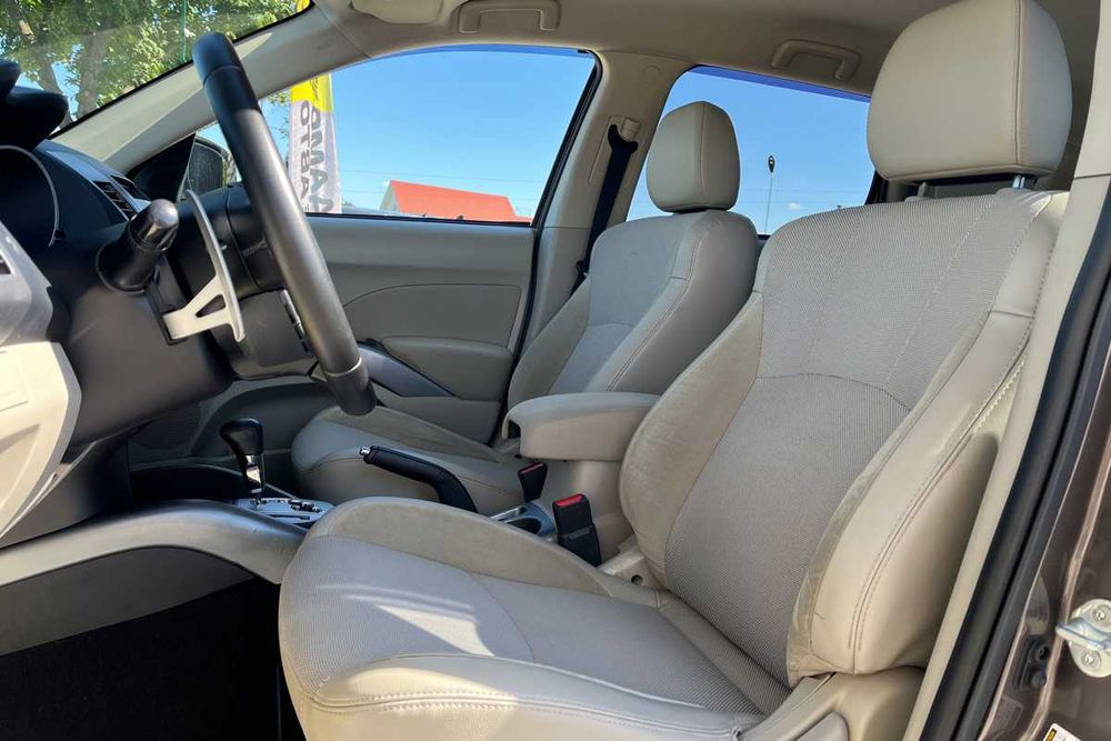 Mitsubishi Outlander 2011