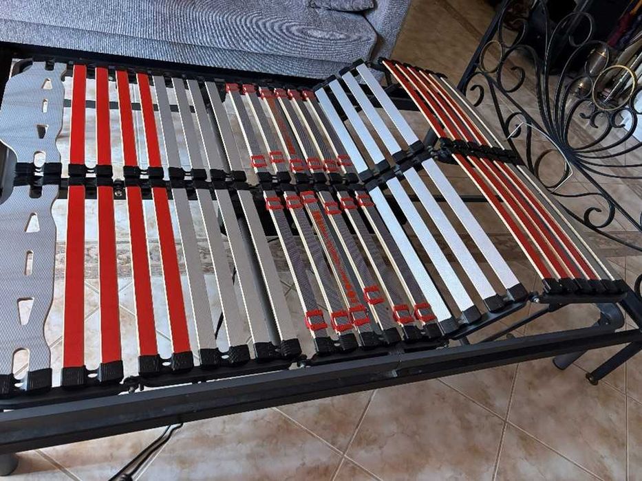 Cama em ferro com estrado articulado