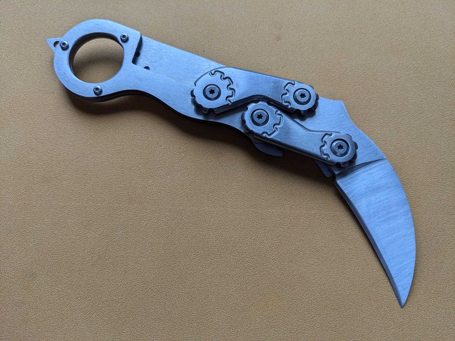 Ніж Karambit. складний ніж керамбіт