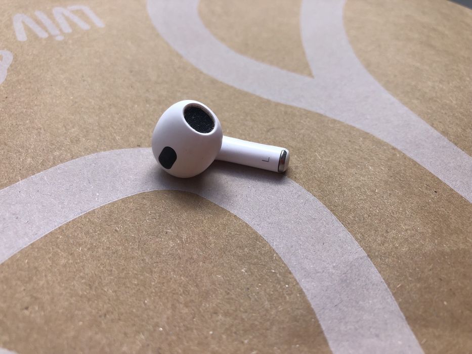Продам airpods 3 лівий