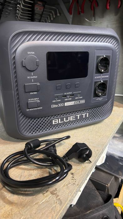 Stacja zasilania Bluetti Elite 300 jak nowa