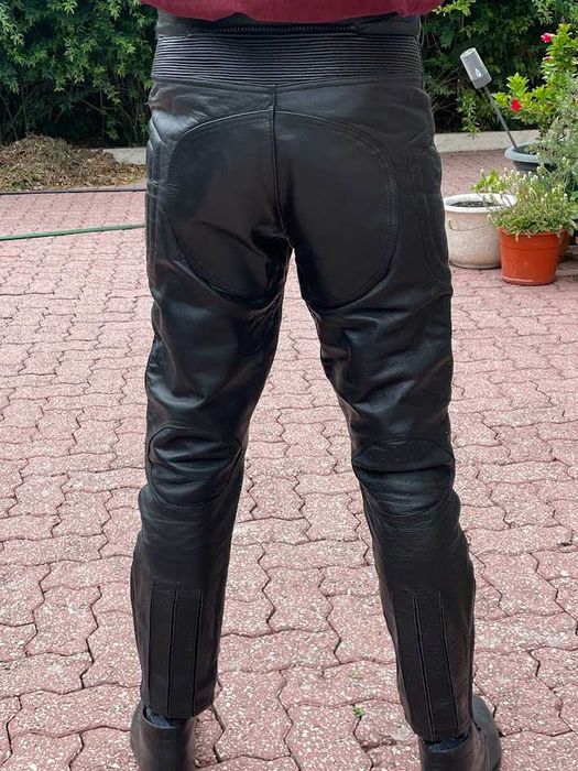 calças de moto tamanho 32 da marca buffalo, couro preto