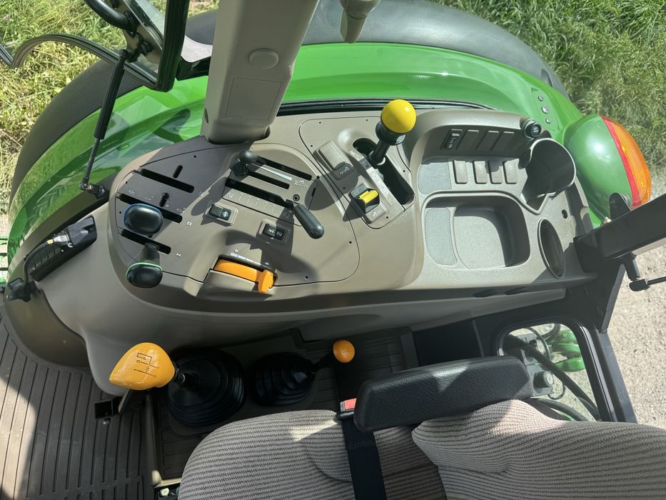 John Deere 5080M
