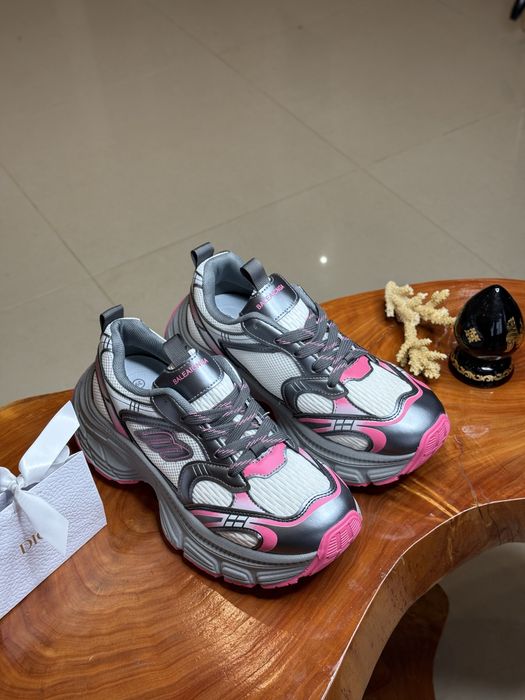 Кросівки жіночі Balenciaga