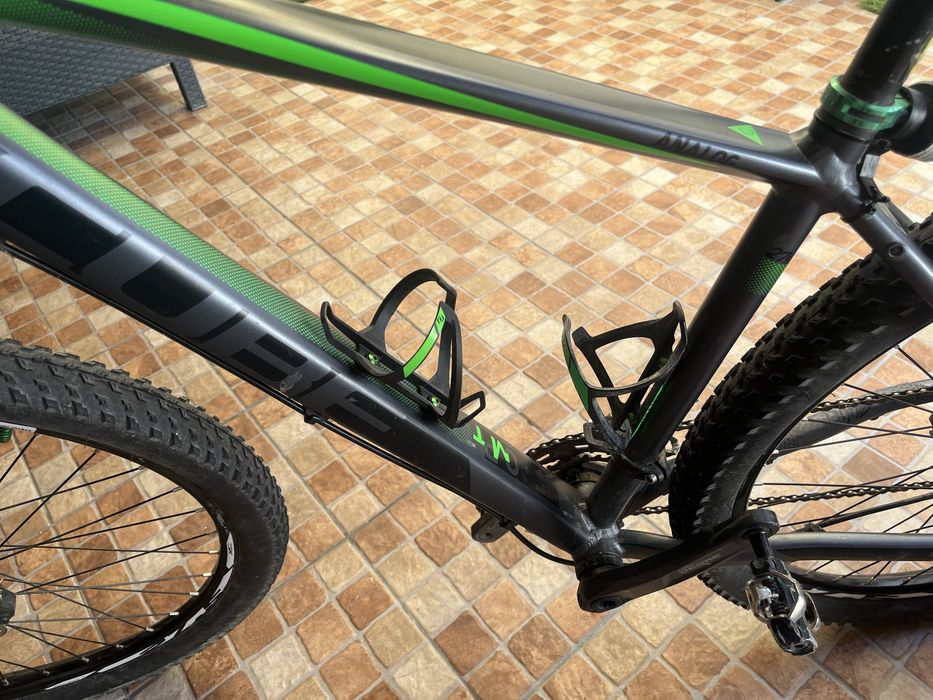 Bicicleta btt marca Cube