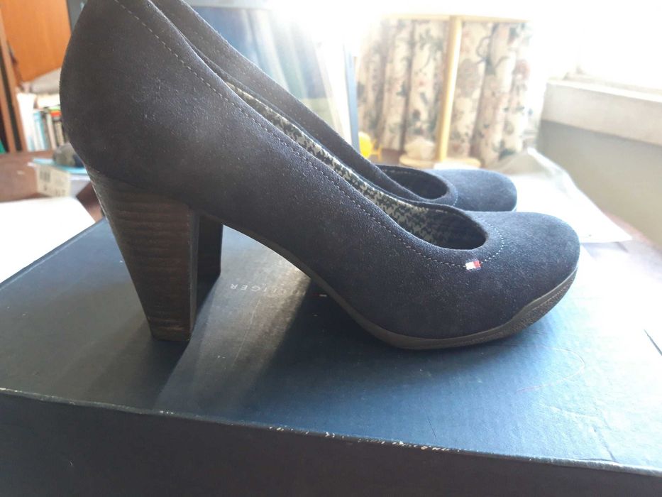 Sapatos da Tommy Hilifiger nº 39 azuil novos