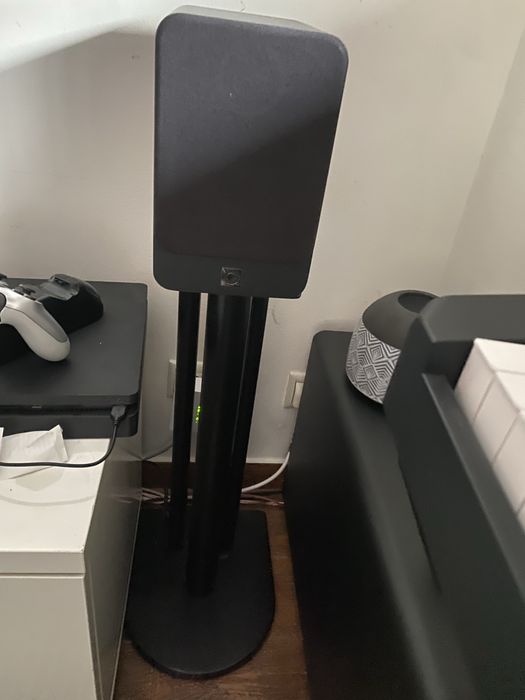 Vendo par Q acoustics 2010i ( vai com suporte)