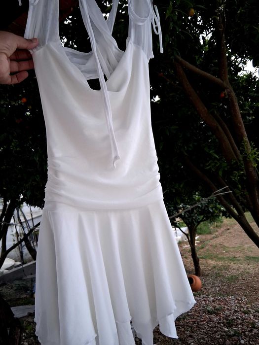 Vestido Only Polly e vestido Prettylittlething.