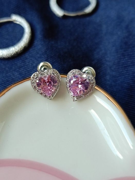 Malutkie kolczyki serce różowa cyrkonia dobrej nowe modem hit 2025