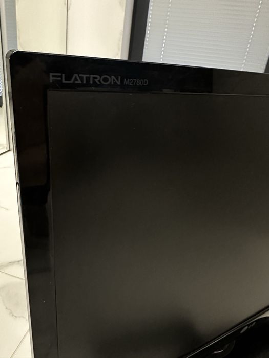 TELEWIZOR 27'' LG DM27800D  W zestawie pilot i kabel-stan bardzo dobry