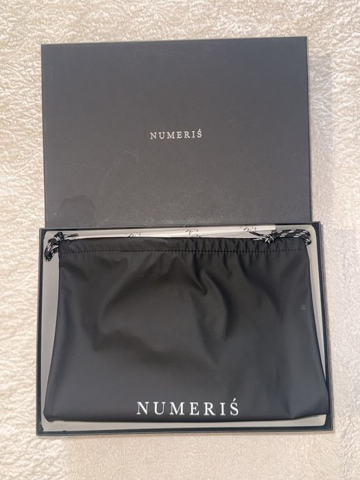 Numeris Pigment Black and White