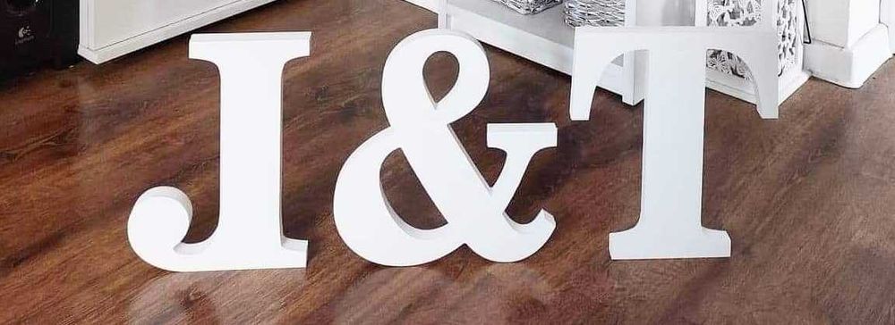 Inicjały drewniane, białe J&T!