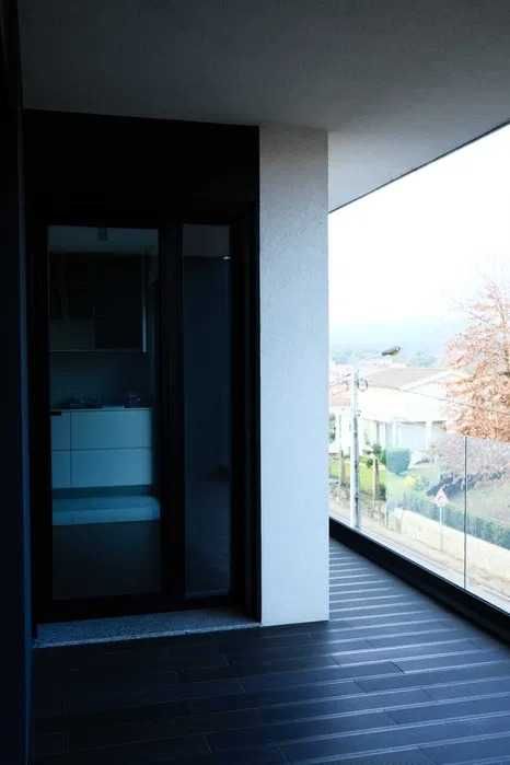 Apartamento/Condomínio com 3 quartos e 2 casas de banho