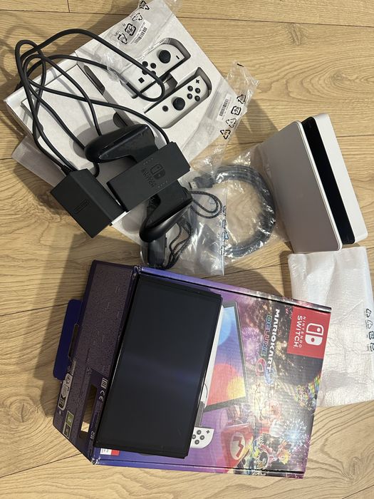Nintendo Switch 64 gb Qled bialy polecam