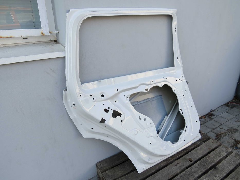 Дверка задня ліва +петлі BMW X7 Разборка БМВ Запчастини X1 X2 X3 X4 X5