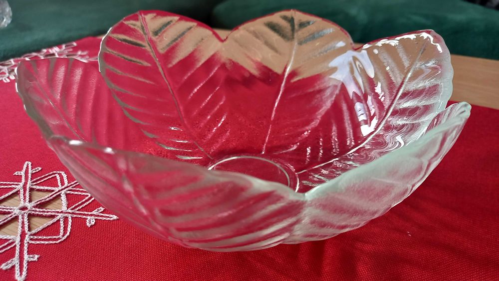 Miseczka salaterka w formie złożonych liści 20 cm