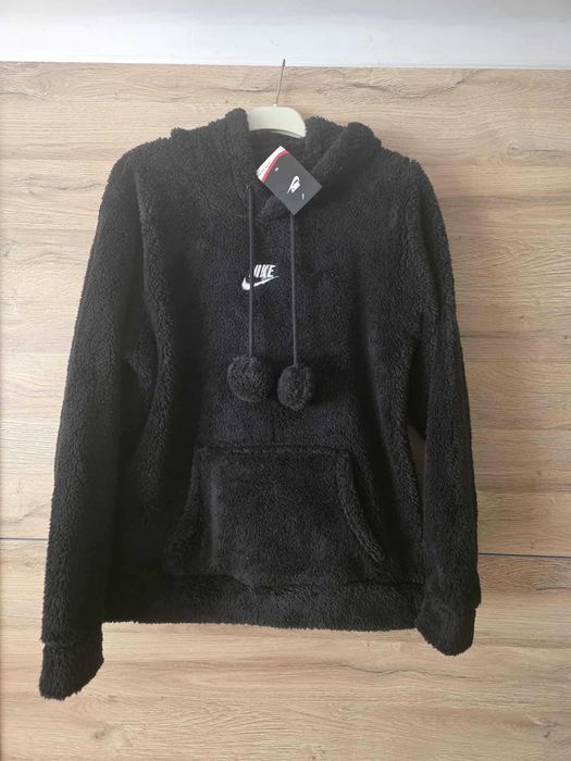 Bluza damska Nike gruba ocieplana w kolorze czarnym logo szyte