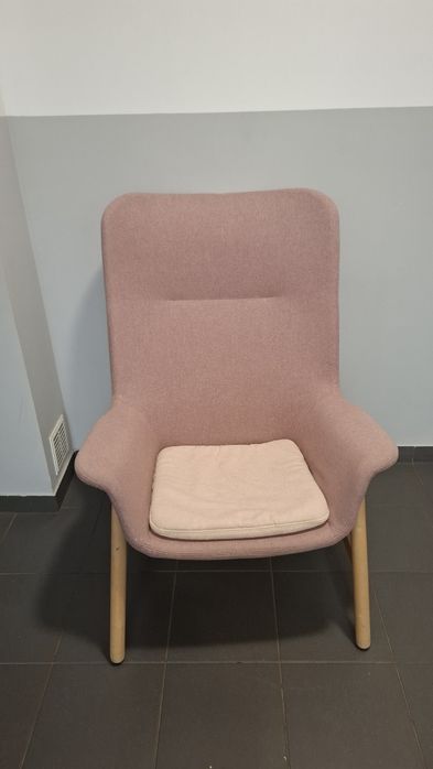 Fotel IKEA pudrowy róż